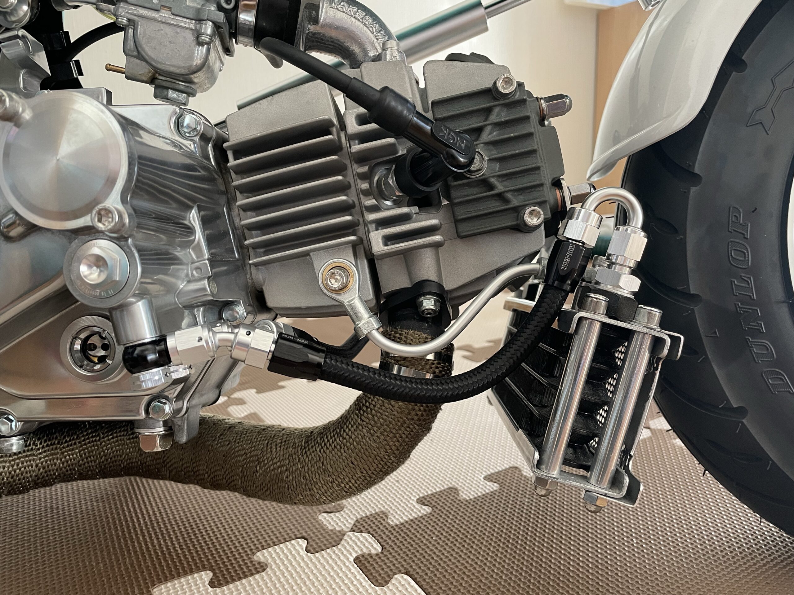 モンキー】オイルクーラーに関するQ &A。向きは？オイルは足す？ | Freedom