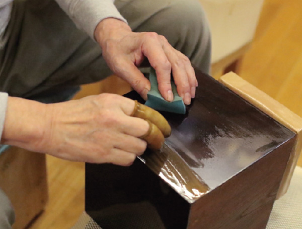 国の伝統工芸品指定を受けて – 仙台箪笥協同組合