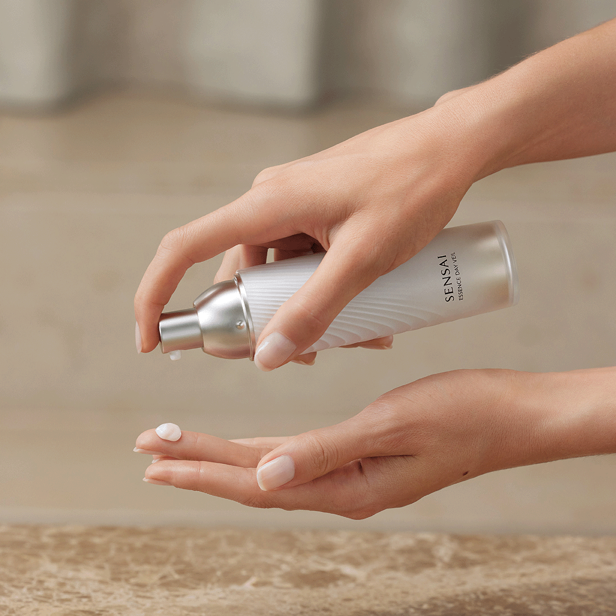 SENSAI Essence Day Veil 40mL | Hautpflege Essenzen