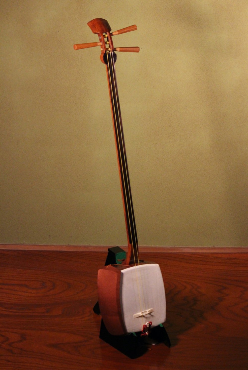 三味線 （1）情緒まで届く(細棹 明治時代の三味線)