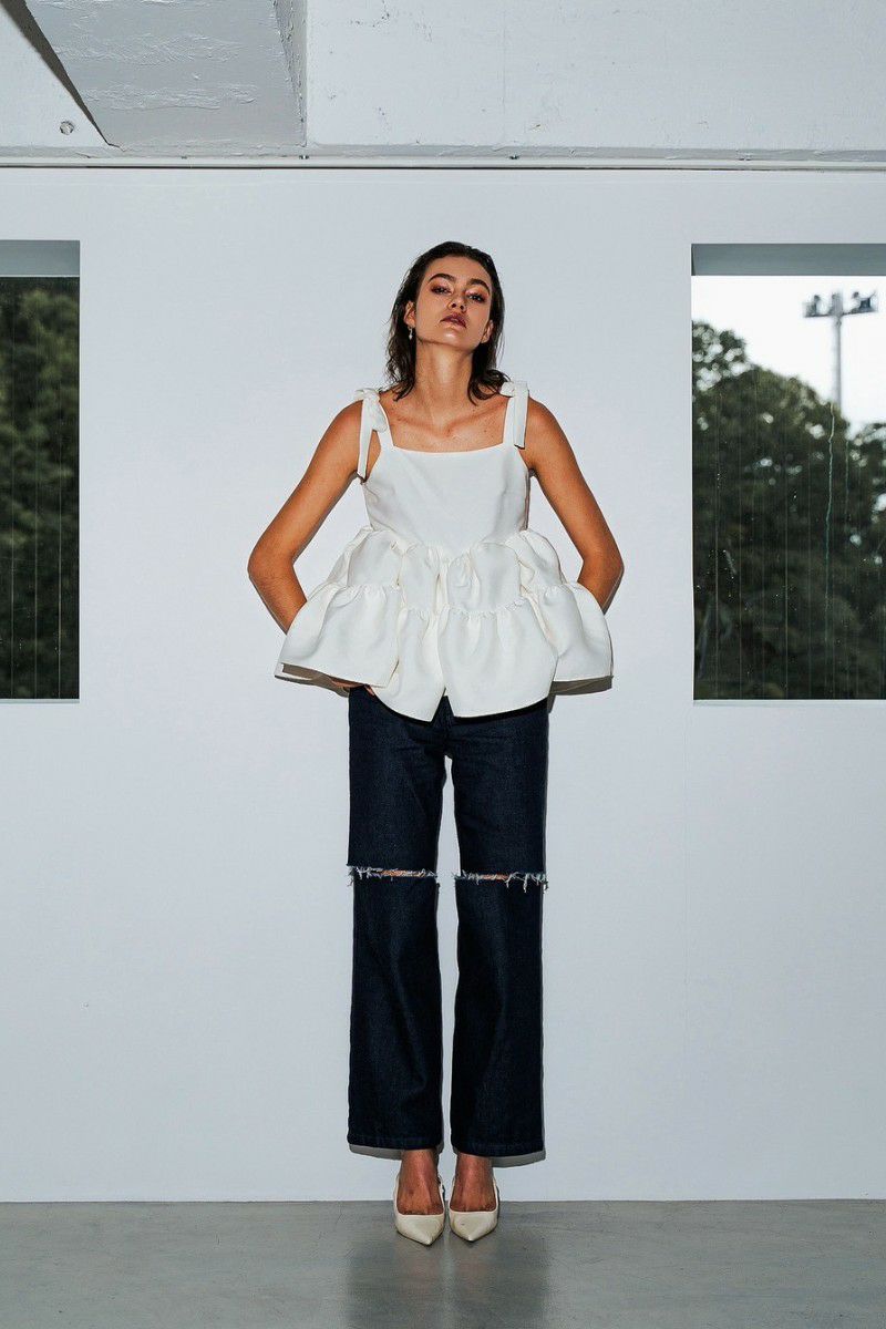 shoulder ribbon satin tops – shéller / シェリエ