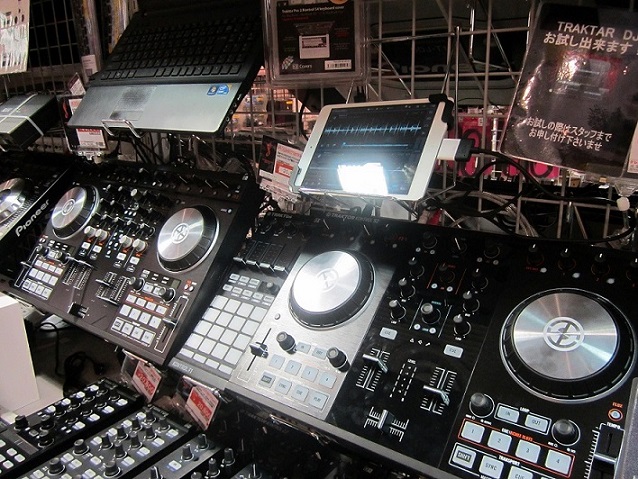 Native Instruments TRAKTOR KONTROL S4 mk2 特価品が入荷！1台限定