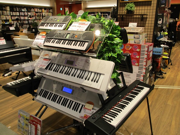 まとめて買うとお得！キーボード・電子ピアノセットのご紹介！｜島村
