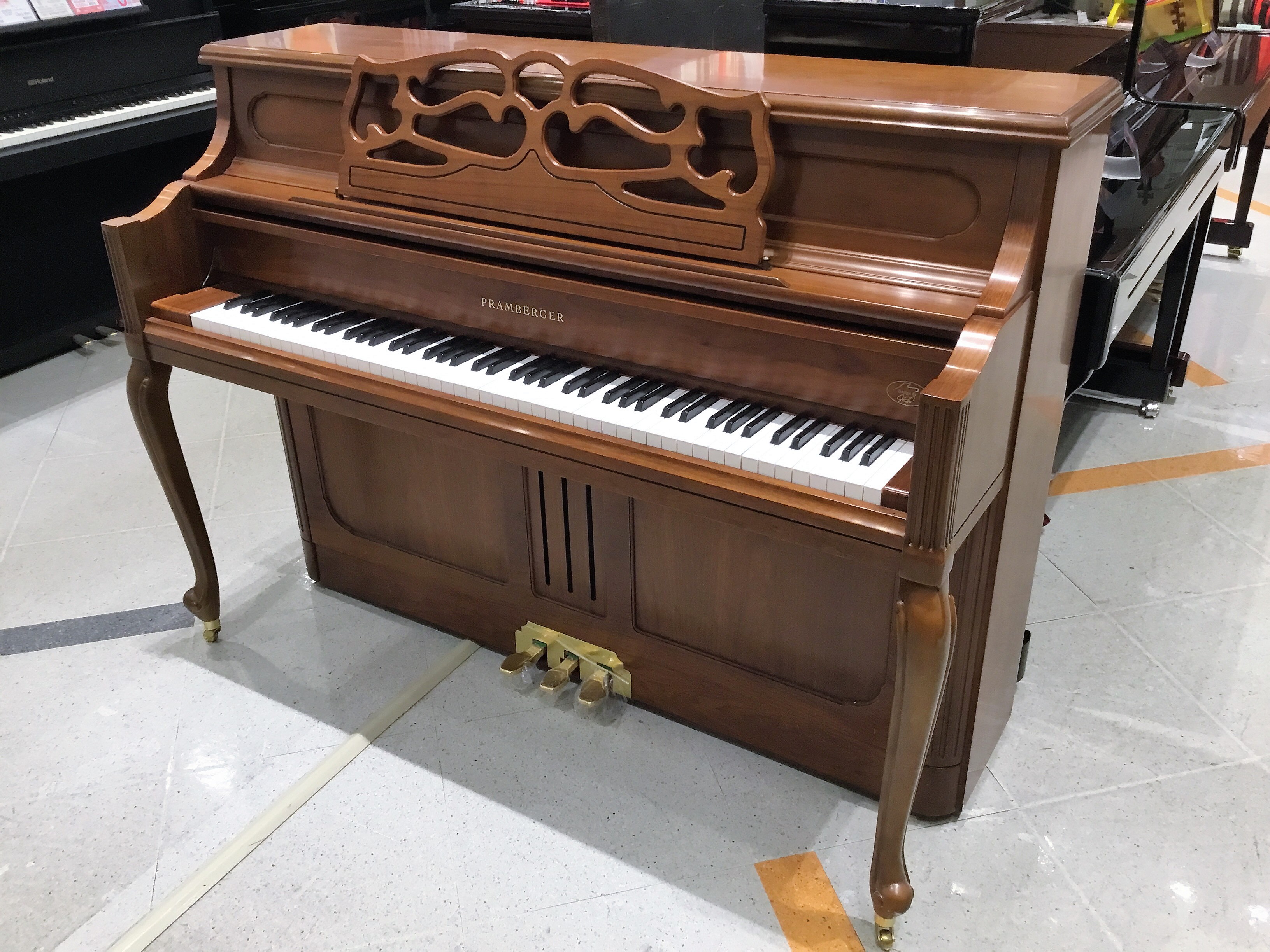 アップライトピアノ】PRAMBERGER PV110F ご紹介｜島村楽器 モレラ岐阜店