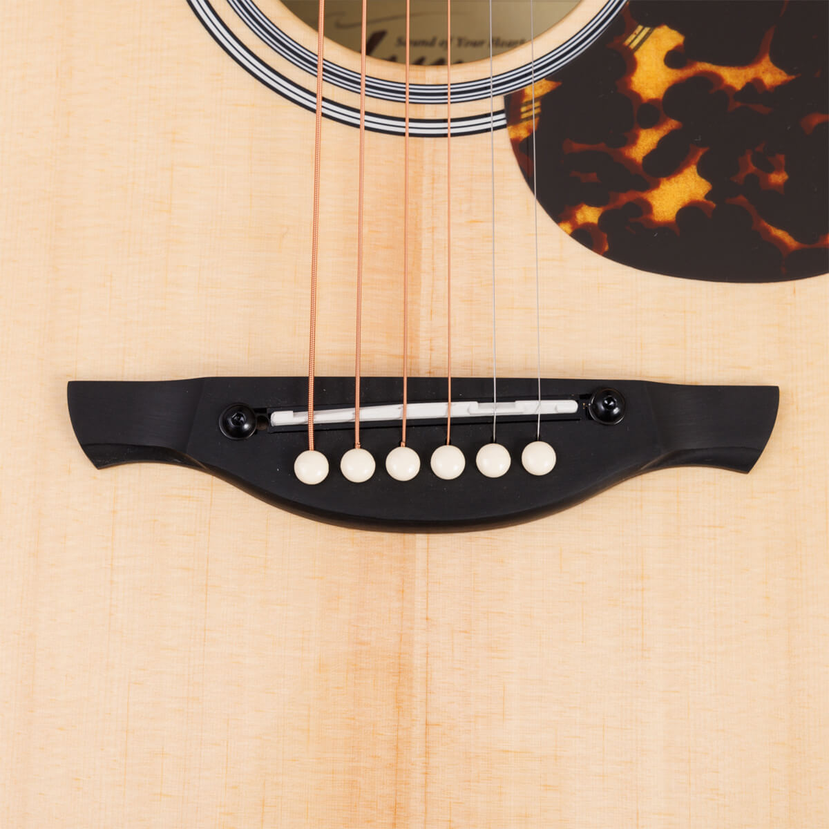 アコーステックギター新製品】オリジナルブランド“James”より新しい