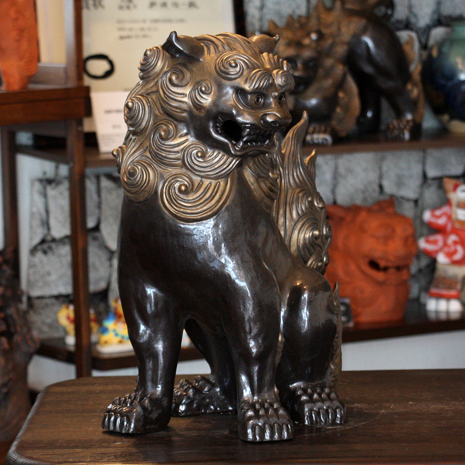 魔除け金獅子「屋根シーサー」（大） 作 新垣信一