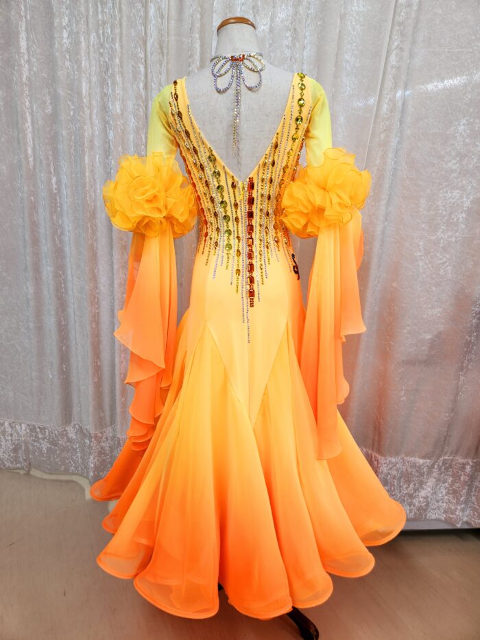 試着・レンタル・購入】社交ダンスドレス サフラン Mサイズ