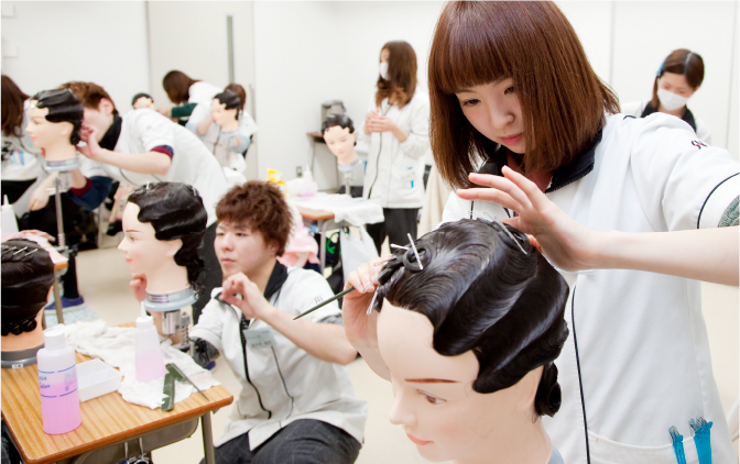 美容本科 総合コース | 美容を学ぶなら仙台の美容専門学校｜仙台