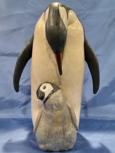Lladro Penguin Love Figurine 01012519