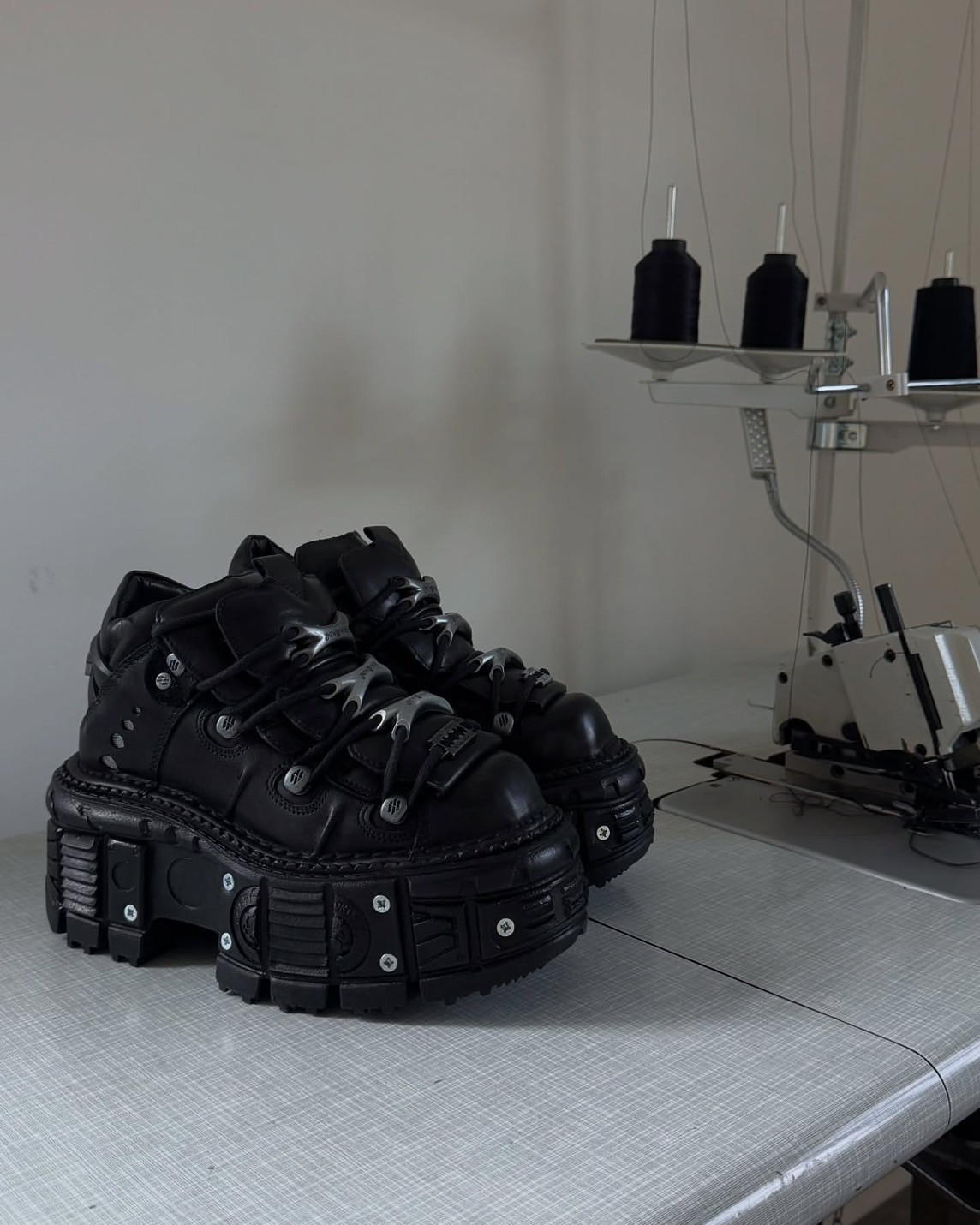 取り寄せ] M-TANK106-C2 / クギ / 厚底スニーカー / 本革【NEW ROCK