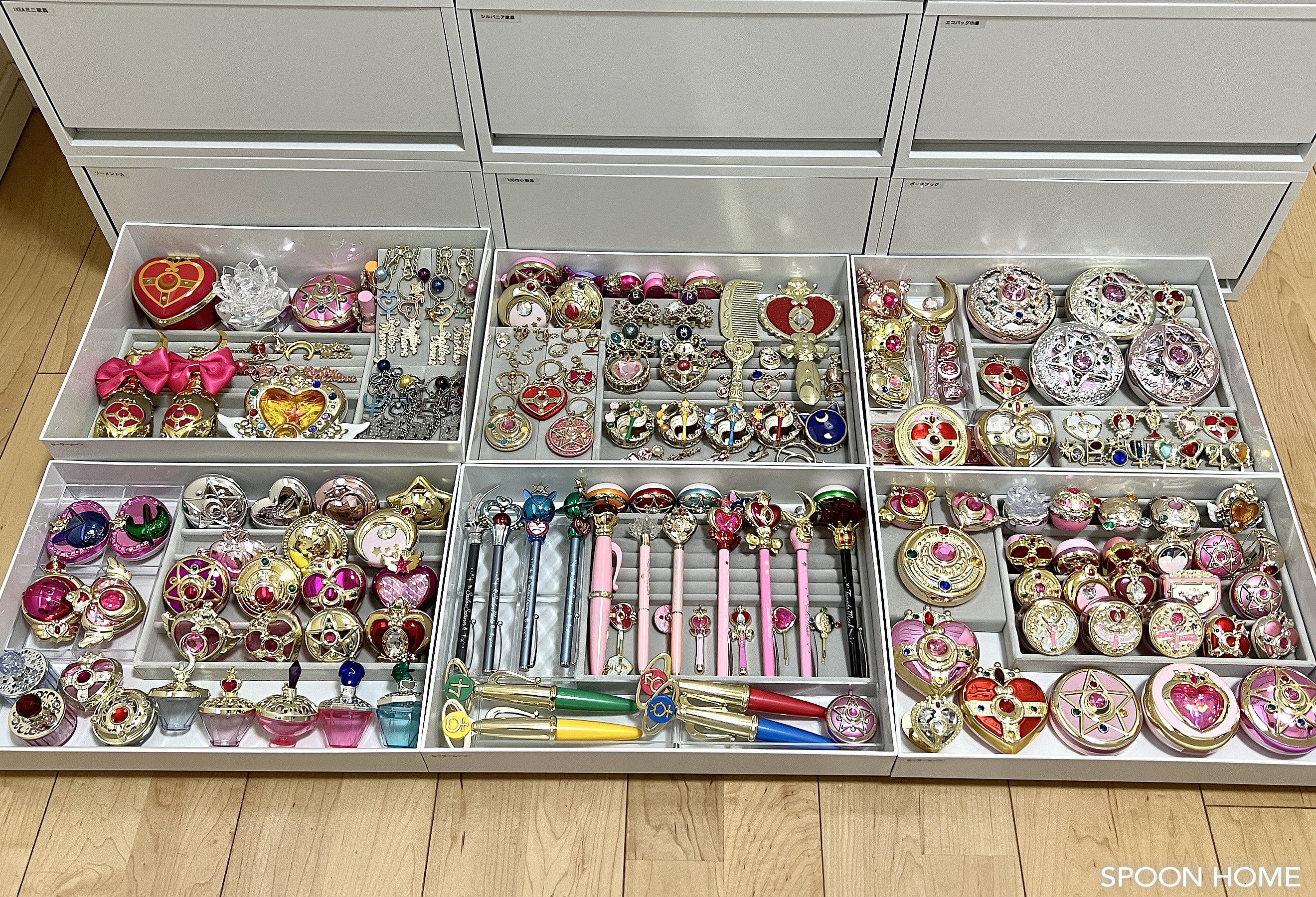 セーラームーングッズのコレクション。無印良品の引き出しケースで収納