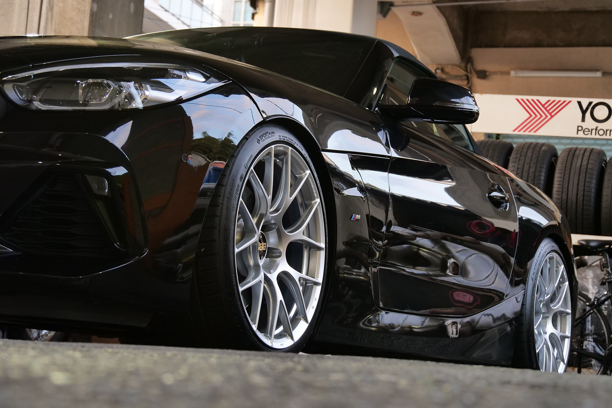 首を長くして待っても価値ある1本。BMW Z4に BBS RE-V7をセットしま