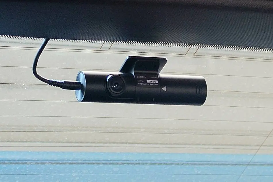 行楽シーズンも安全に☆BMWを見守るユピテルドライブレコーダーZ310が