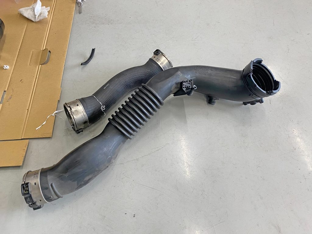 BMW ターボエンジンの泣きドコロ、FTPチャージパイプで強化