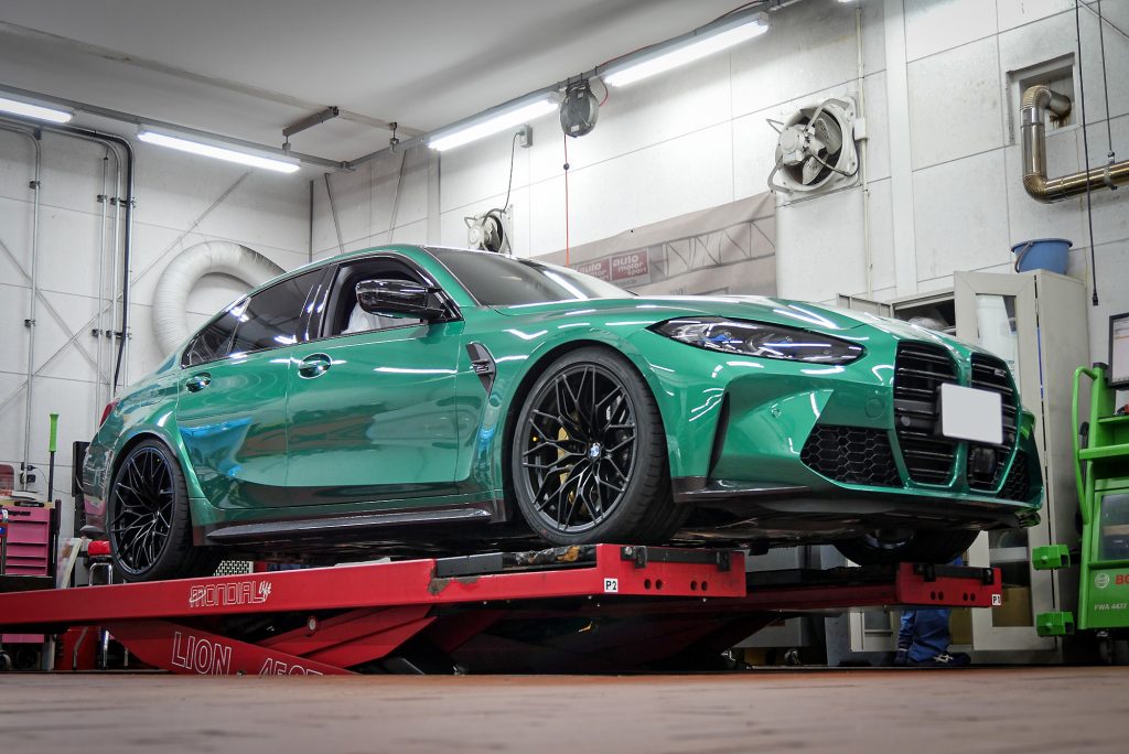 オックスフォード グリーン2カラーのZ3越しにアイル オブ マン