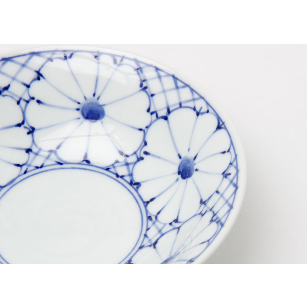 波佐見焼 染付 輪花紋 中鉢 15.5cm 高山陶器の通販｜Studio1156