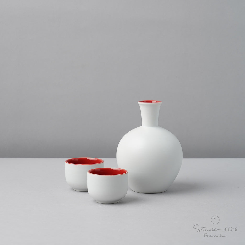 有田焼 外刷毛内赤 酒器揃(徳利と盃) アリタポーセリンラボの通販