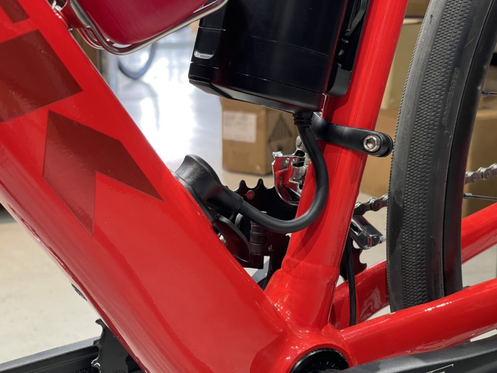 TREK Domane AL+ 5 × ハイエナ レンジ エクステンダーバッテリー