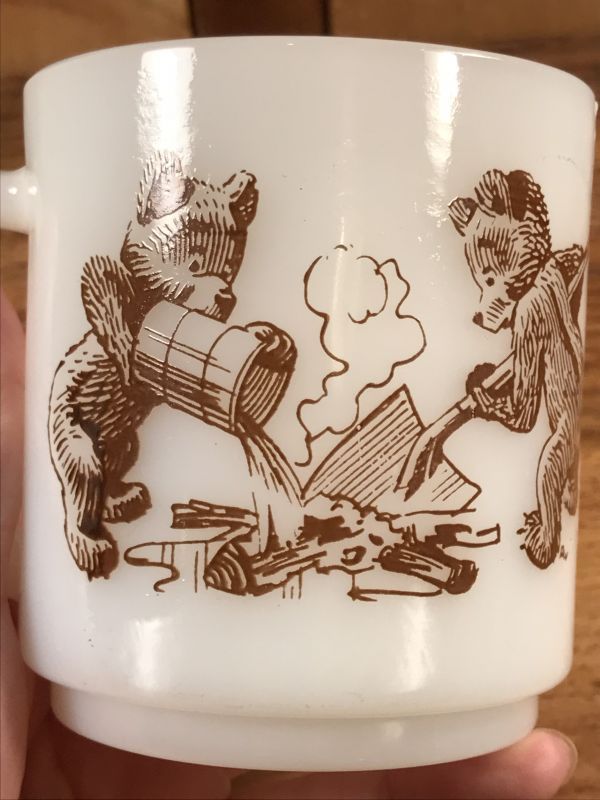 Glasbake “Smokey Bear” Milk Glass Mug スモーキーベア ビンテージ