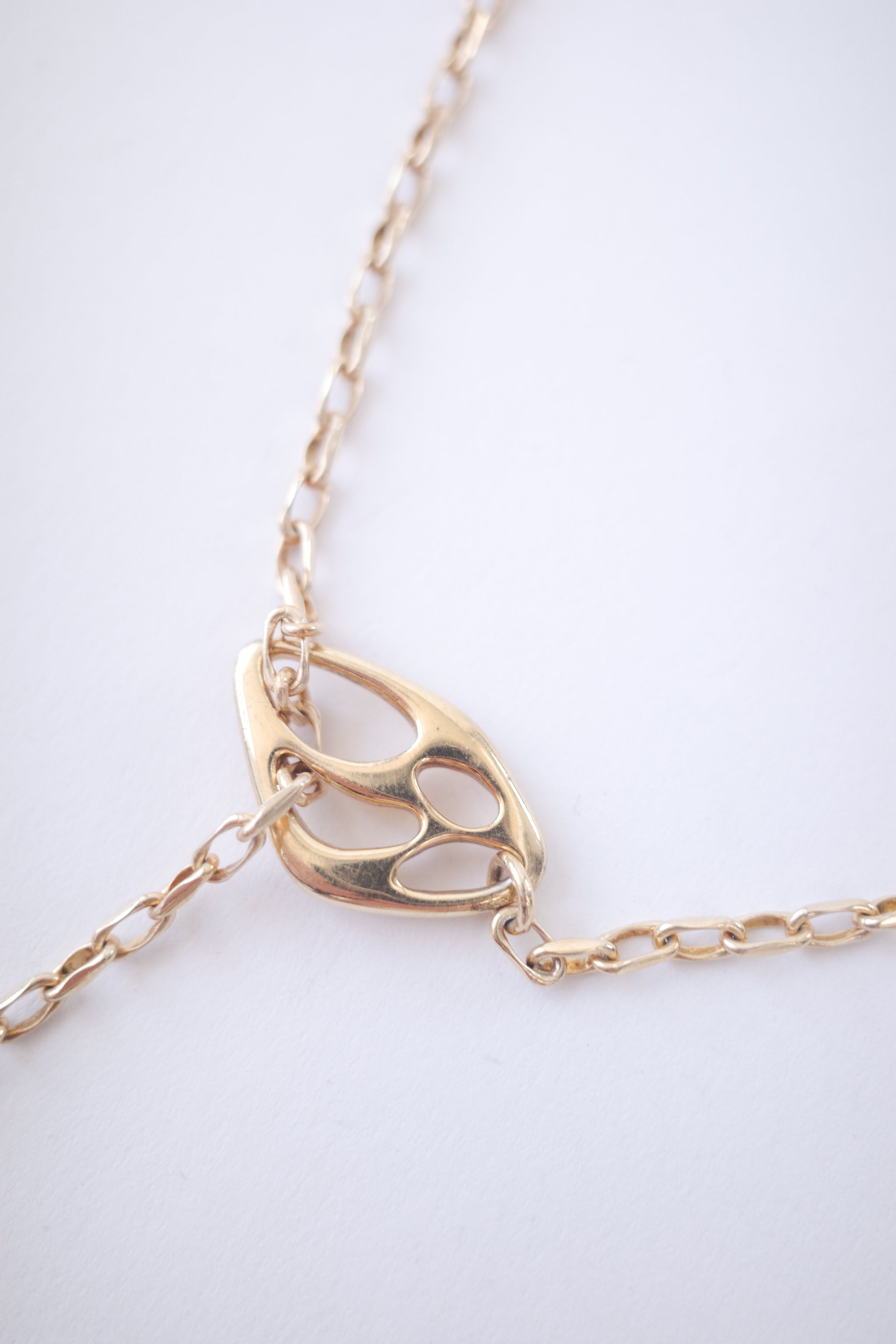 LOTUS SILVER NECKLACE GOLD – STRONG