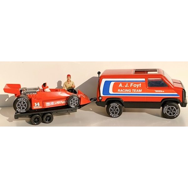 ブリキ製バンミニカー&レースカー2体DOLL付き トンカTonka 