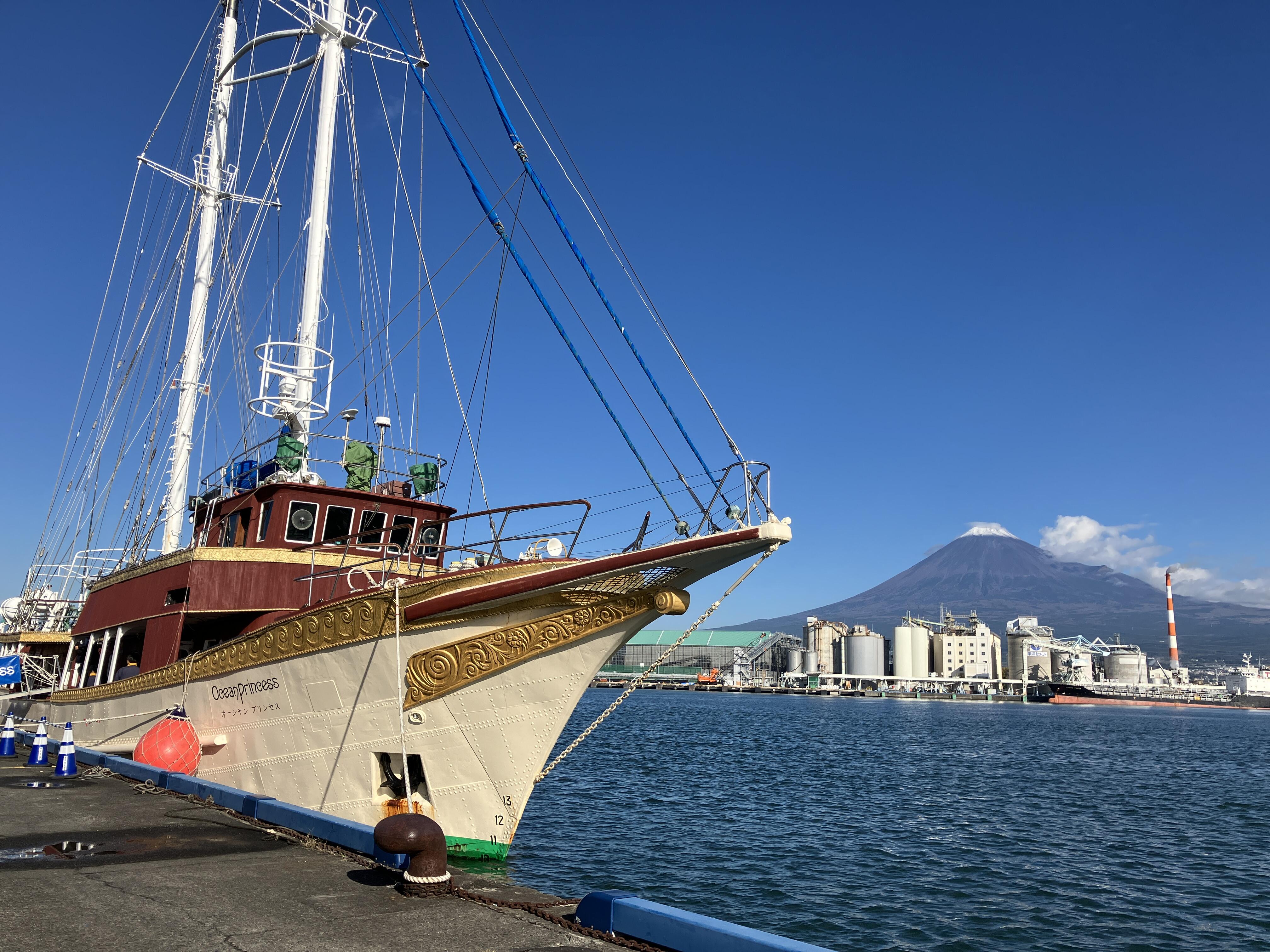 静岡県富士市 田子の浦港にて 帆船オーシャンプリンセス号による