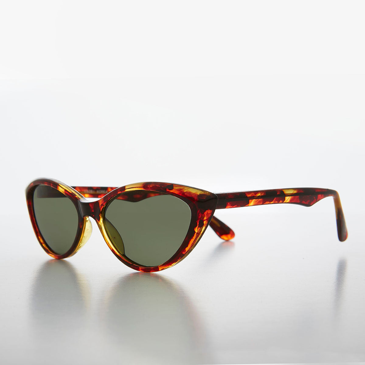 Pointy Tip Cat Eye Sunglass 1950s Retro Style - Misfit – Sunglass