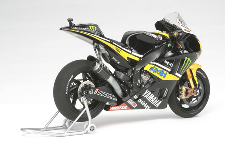 YZR-M1 09 Monster Yamaha Tech3 Tamiya 14119