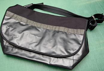 プロに愛されるメッセンジャーバッグ「RESISTANT」が生まれるまで