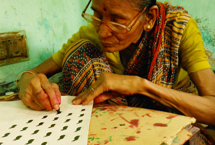 山羊革工芸品の新作入荷｜第3世界ショップ｜入荷案内