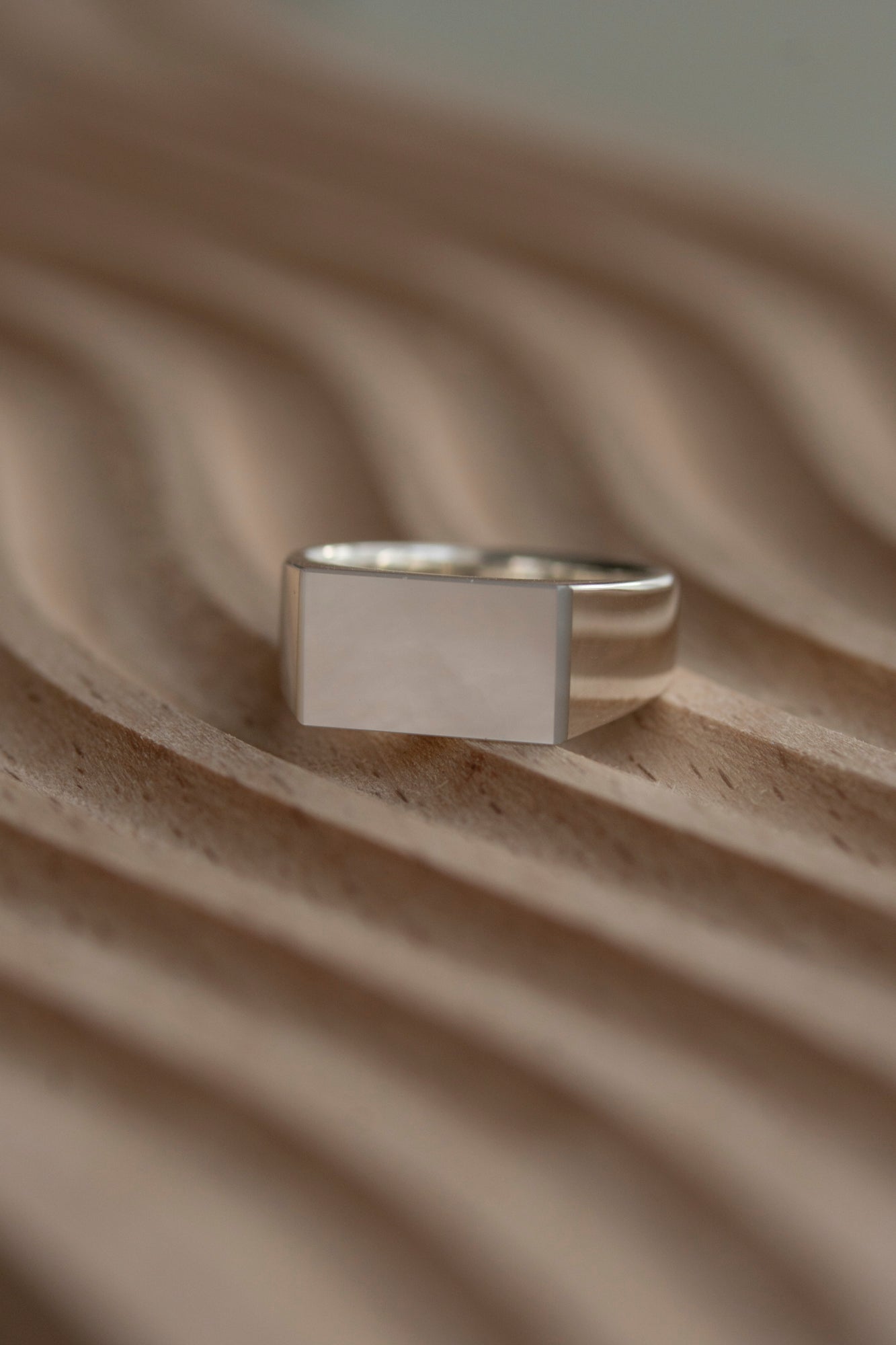 simmon SV & RECTANGLE SHELL SIGNET RING シモン 白蝶貝シグネット