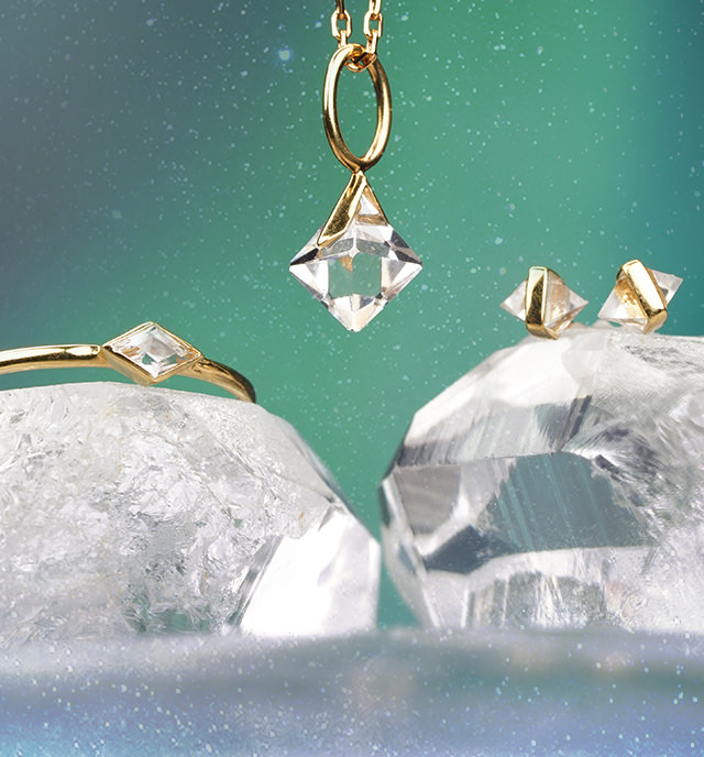 カナダ生まれの聖なるストーン、オーロラ・シンクロニシティ - 天然石