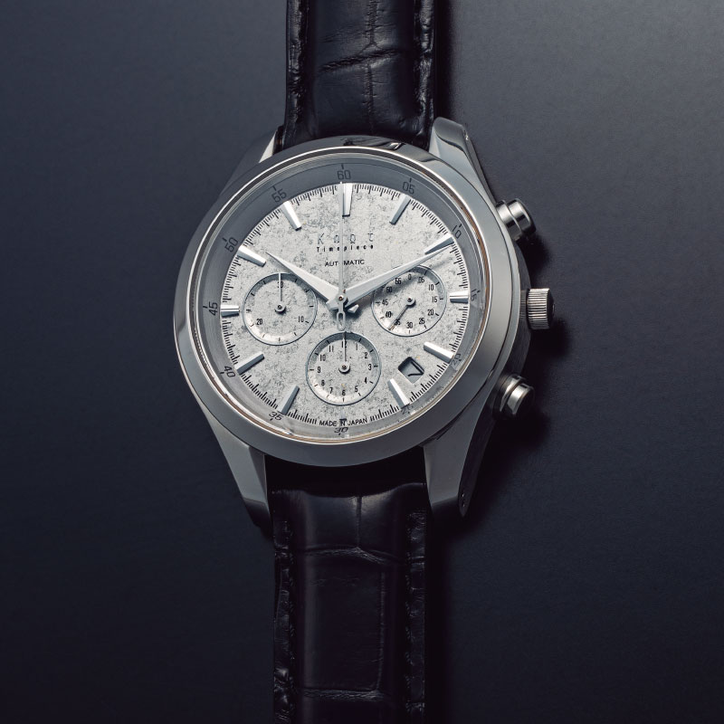 金沢のプラチナ箔と会津の漆を文字盤に採用】ジャパンコンセプトの本格