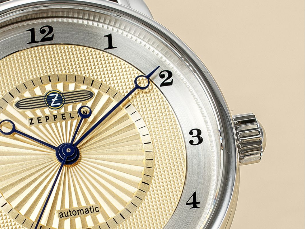 ツェッペリンの最新モデル“100周年記念シリーズ オープンハート