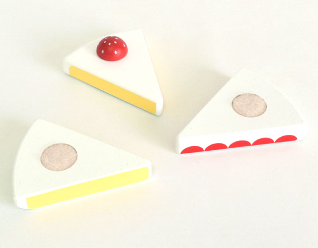 いちごのショートケーキ ままごと食材 エドインター｜木のおもちゃ