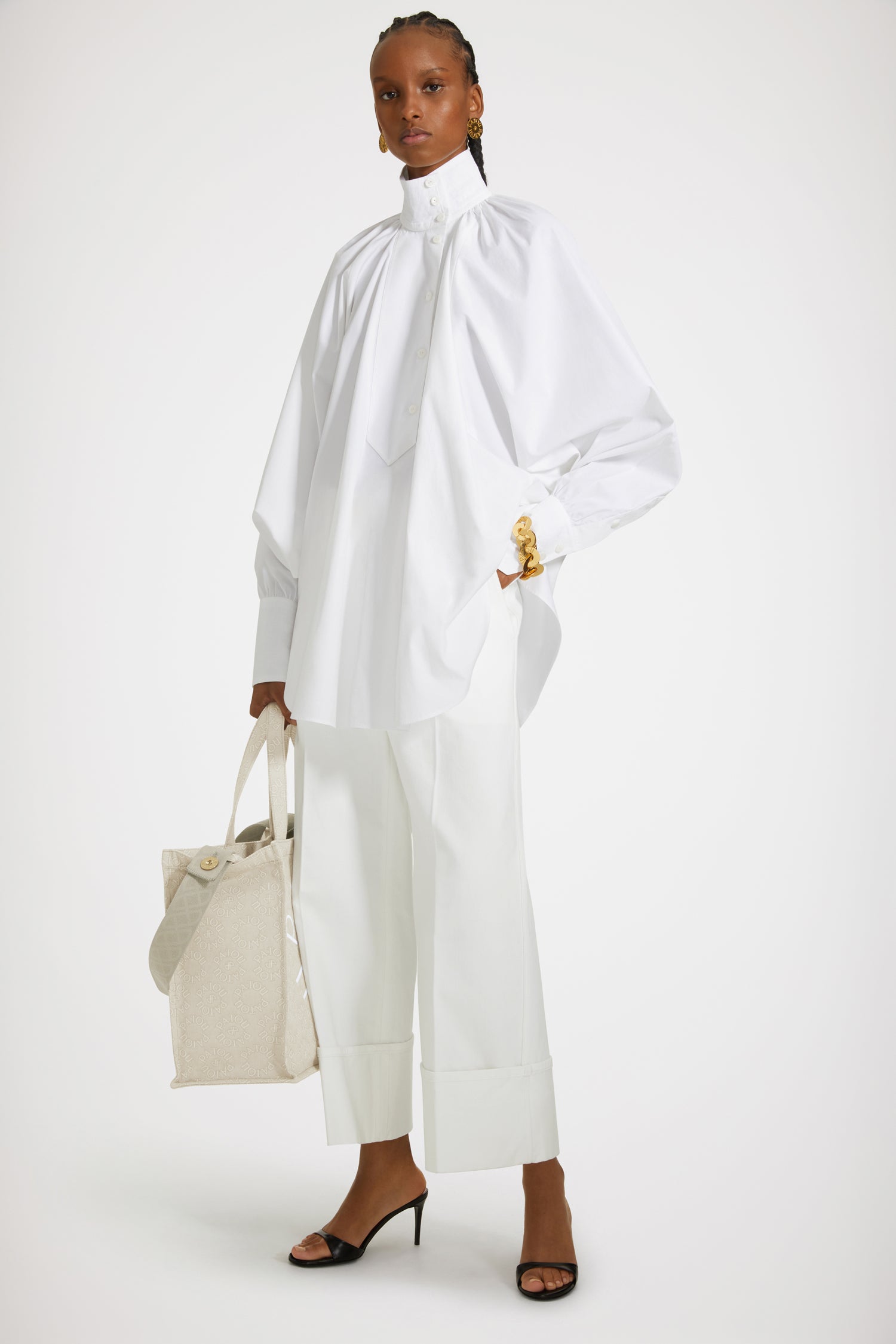 Patou | オーガニックコットン製ハイネックブラウス