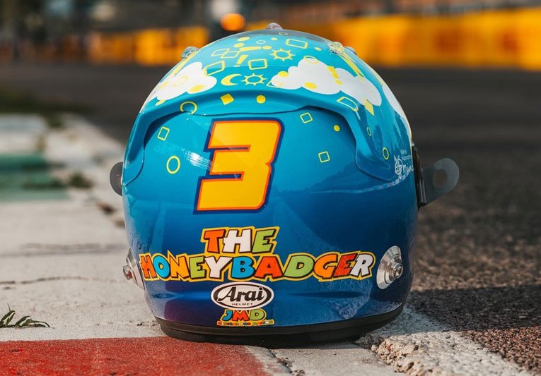 ♦︎レッドブル♦︎ ダニエル・リカルド 2018 1/2スケールミニ