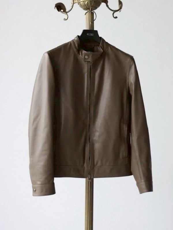 EMMETI(エンメティ)レザージャケット メンズのサイズ感はジャストが