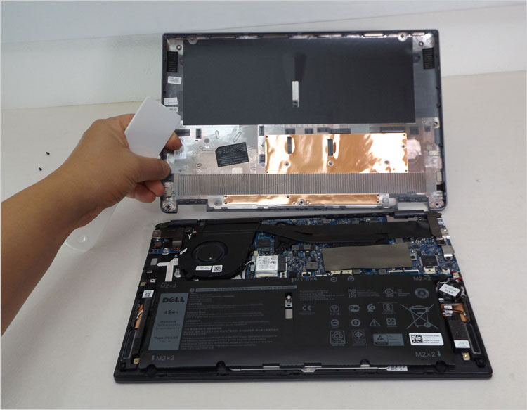 Core i5-10210U + GeForce MX250構成で、Vostro 13（5391）をレビュー