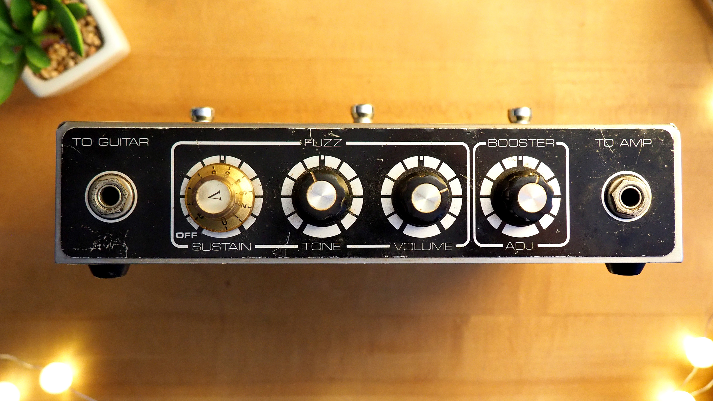 Roland AF-100 BeeBaa Fuzz and Treble Booster - Pedal of the Day