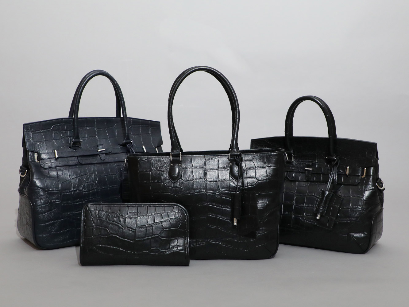 人気のクロコ型押しが再入荷しました