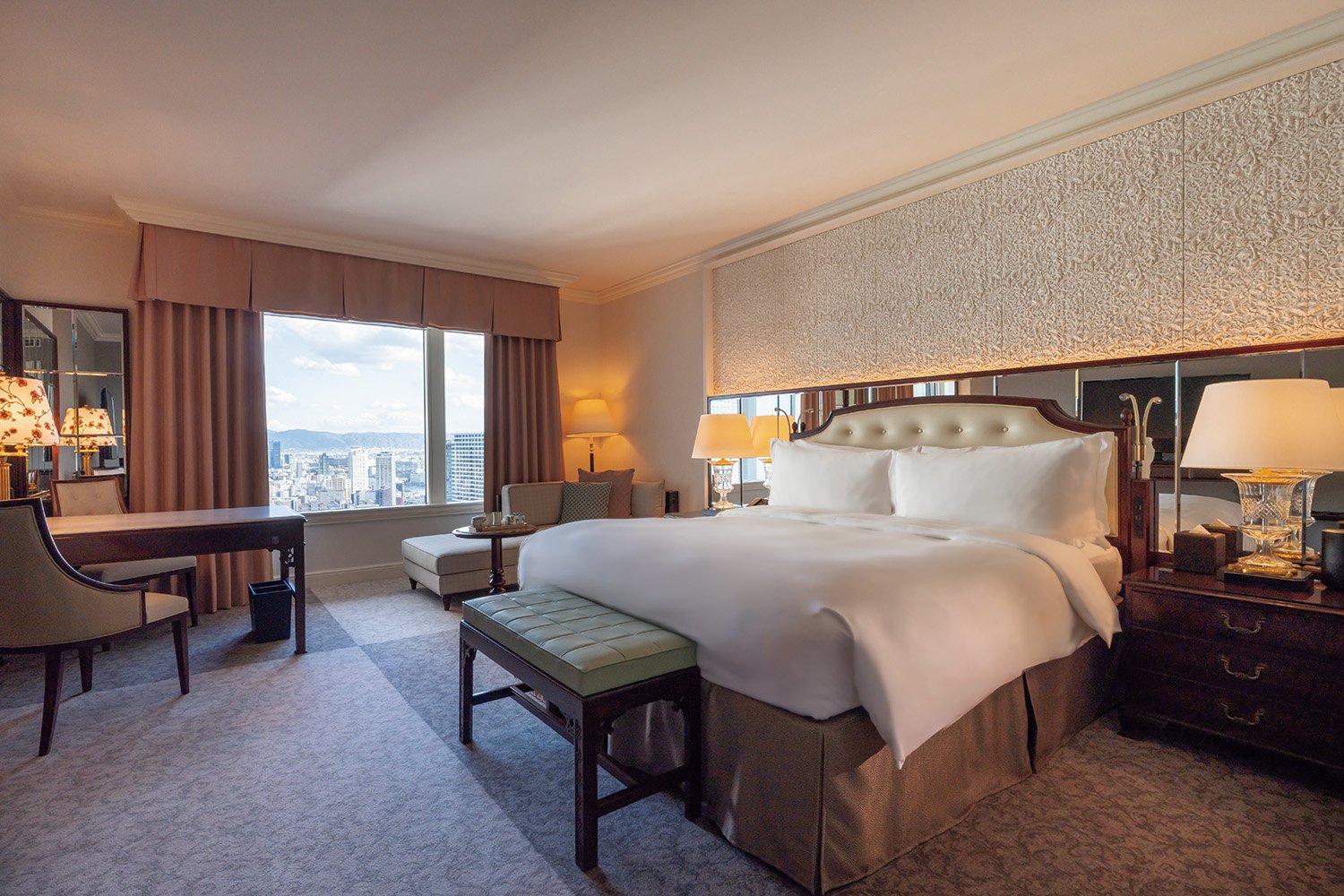 クラシックな趣と伝統のおもてなしはそのままに、「ザ・リッツ