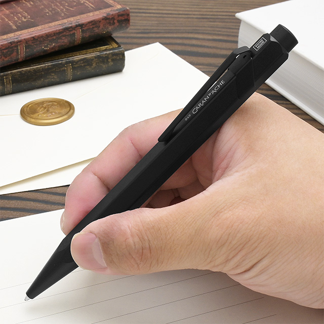 CARAN D'ACHE（カランダッシュ） ボールペン ブラックエディション 849