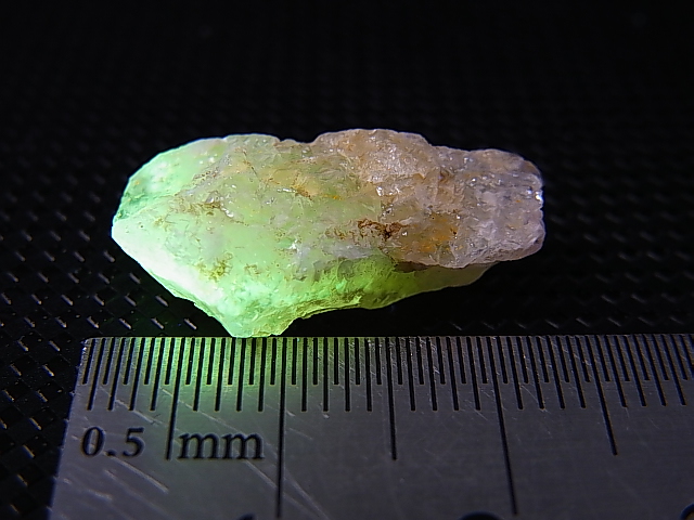 Hokkaidoite北海道然別湖産蛍光オパール原石 1.8g - パーフェクト