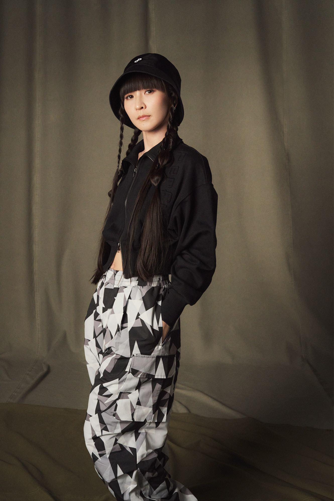 9 ｜ Perfume Closet