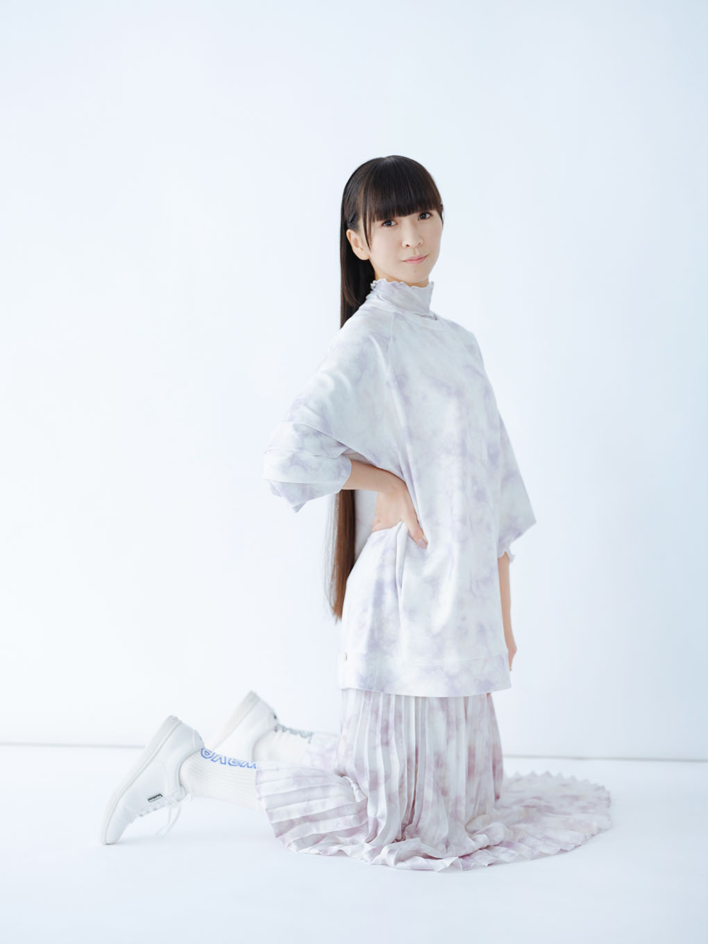 SNEAKERS / DANCE HEEL ｜ Perfume Closet