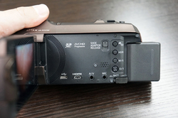 パナソニック、「あとから修正」機能強化の4Kビデオカメラ「HC-WX995M