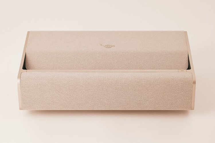 Aladdin X、24cmで100インチ投写が可能なフルHD超短焦点プロジェクター