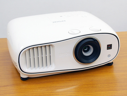 進化した超解像技術＞エプソン新プロジェクター「EH-TW6600」の実力に