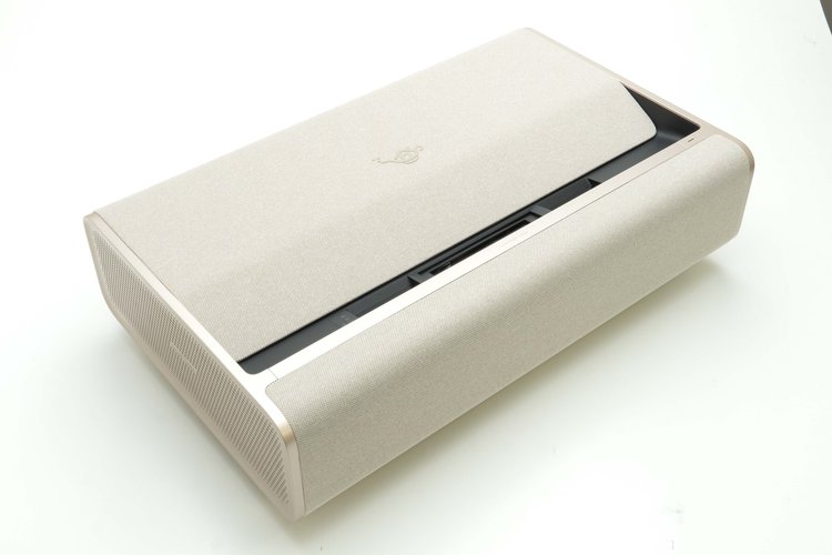 超短焦点プロジェクター「Aladdin Marca」レビュー。設置性もデザイン